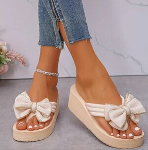 Elegant Cream Bow Platform Sandals